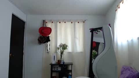 Snapshot of inocentheaven chatting on December 12, 2024, 12:33 pm Celeste online show from December 12, 2024, 12:33 pm