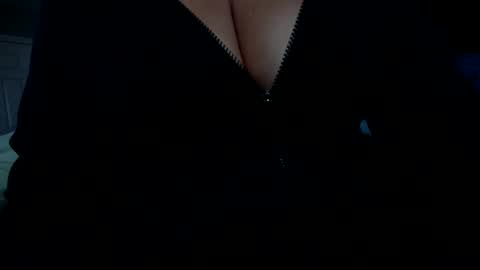 Snapshot of insatiablecpl333 chatting on January 22, 2025, 1:32 pm InsatiableCpl333 online show from January 22, 2025, 1:32 pm