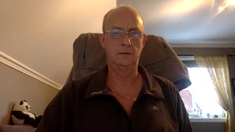 Snapshot of insignia20 chatting on January 16, 2025, 1:25 pm insignia20 online show from January 16, 2025, 1:25 pm