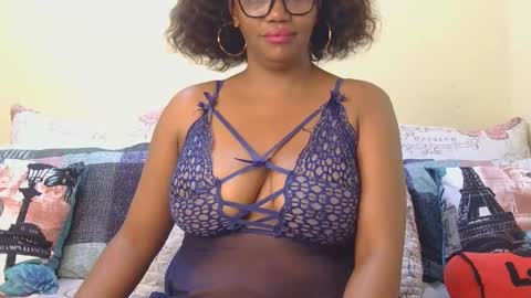 Snapshot of intimacysexy chatting on May 8, 2026, 2:06 am boniswa caroline online show from May 8, 2026, 2:06 am