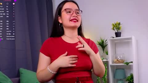 Snapshot of iralascola chatting on September 21, 2025, 1:18 am Mia online show from September 21, 2025, 1:18 am
