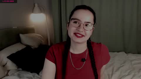 Snapshot of iralascola chatting on October 13, 2025, 1:16 am Mia online show from October 13, 2025, 1:16 am