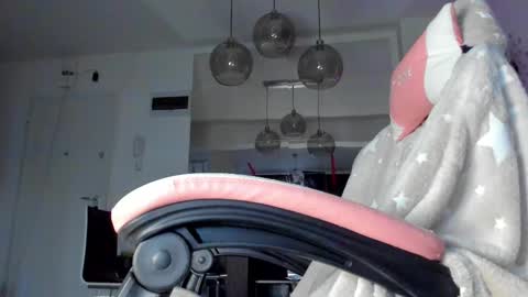 Snapshot of irenevon chatting on February 9, 2025, 3:34 pm Ir s room online show from February 9, 2025, 3:34 pm