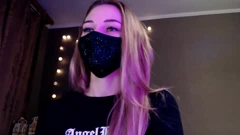 Lily online show from January 12, 2026, 2:55 pm