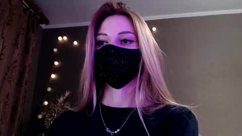 Lily online show from March 11, 2026, 5:52 pm