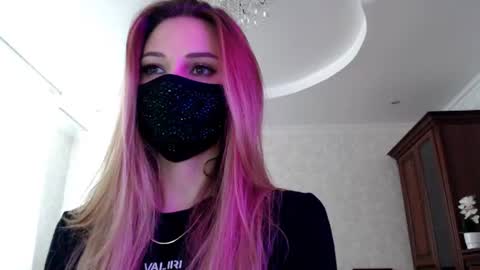 Lily online show from July 9, 2026, 2:10 pm