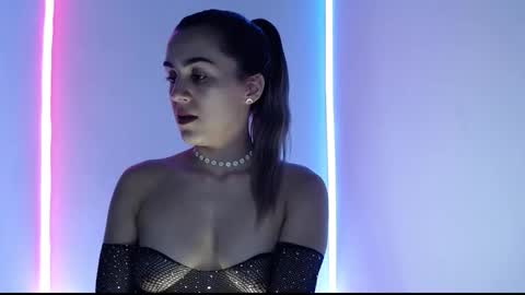 Snapshot of iris_luna_ chatting on November 4, 2025, 4:33 am Iris Luna online show from November 4, 2025, 4:33 am