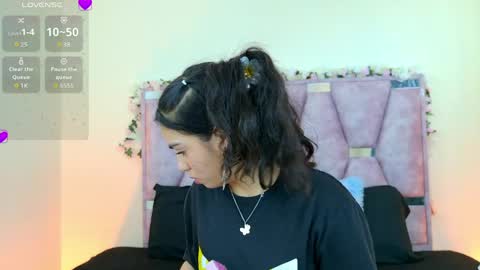 Snapshot of iris_mandarinne chatting on May 23, 2026, 5:28 pm Iris online show from May 23, 2026, 5:28 pm