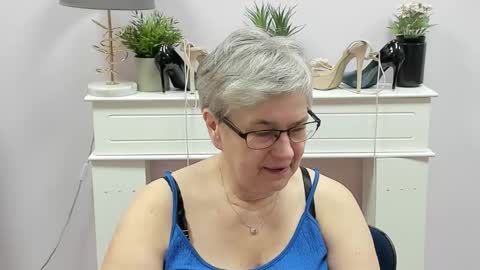 I R I S online show from December 18, 2025, 7:25 am