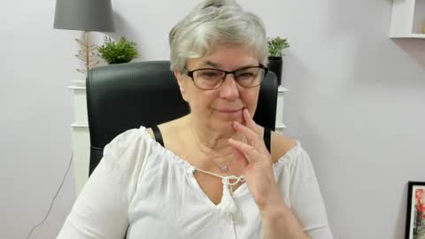 I R I S online show from June 18, 2026, 9:14 am