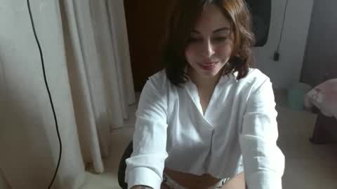 irisarellano_ online show from April 11, 2026, 2:54 pm