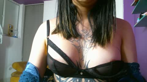 Camilla online show from December 5, 2024, 2:00 pm