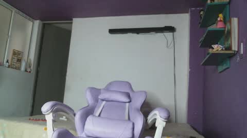 Camilla online show from February 27, 2025, 1:17 pm