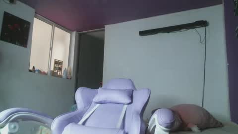 Camilla online show from March 4, 2025, 4:30 pm