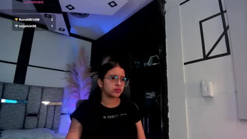 Iris Fyre  online show from May 21, 2026, 12:23 pm