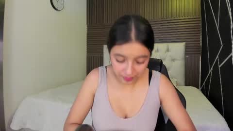 Iris Fyre  online show from June 27, 2026, 12:33 pm