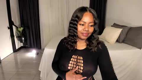 Snapshot of irismoon777 chatting on October 18, 2025, 10:05 am Rose  online show from October 18, 2025, 10:05 am