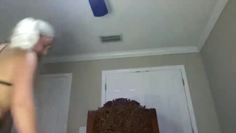 Irispink1 online show from December 20, 2025, 12:40 am