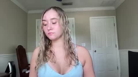 Snapshot of irispink1 chatting on June 21, 2026, 6:43 pm Irispink1 online show from June 21, 2026, 6:43 pm