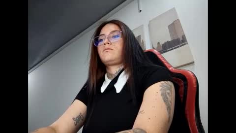 iriss_cardenas online show from April 1, 2026, 9:23 pm