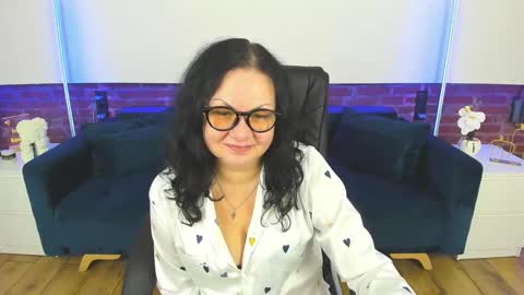 Snapshot of irissmoon1 chatting on February 20, 2026, 6:37 am Iris online show from February 20, 2026, 6:37 am