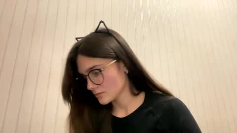 irisss31 online show from December 16, 2024, 6:16 pm