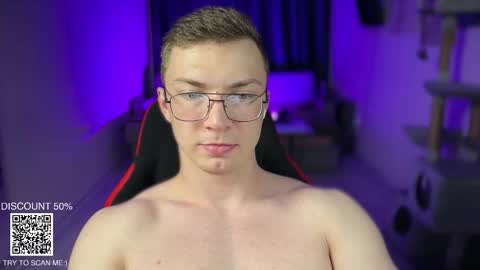 Snapshot of iron__chapman chatting on November 2, 2025, 3:31 am Iron online show from November 2, 2025, 3:31 am