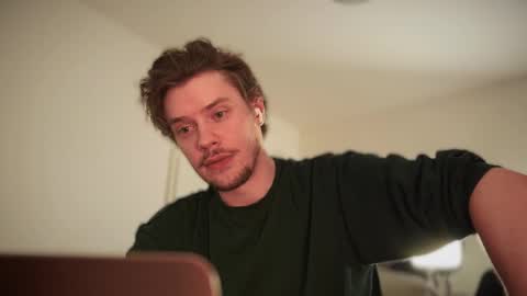 Sam online show from October 25, 2025, 9:20 pm