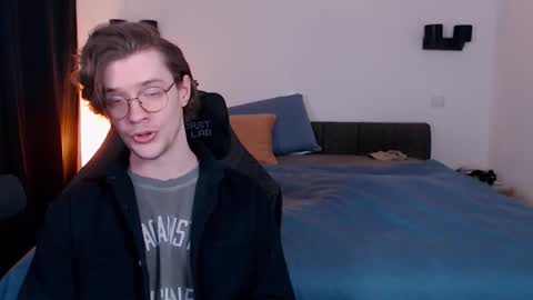 Snapshot of ironthud chatting on March 4, 2026, 7:53 pm Sam online show from March 4, 2026, 7:53 pm