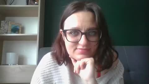 Paris online show from May 11, 2026, 5:46 am