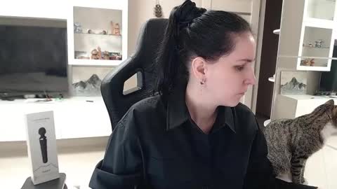 Snapshot of irwi_tomboy chatting on January 20, 2025, 11:24 am Irwi Tomboy online show from January 20, 2025, 11:24 am