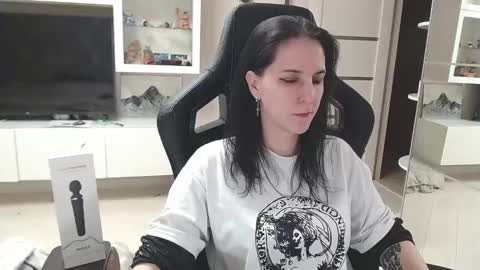 Snapshot of irwi_tomboy chatting on February 21, 2025, 6:04 pm Irwi Tomboy online show from February 21, 2025, 6:04 pm