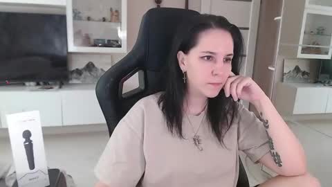 Snapshot of irwi_tomboy chatting on March 11, 2025, 12:28 pm Irwi Tomboy online show from March 11, 2025, 12:28 pm