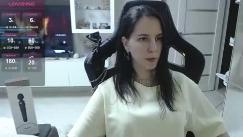 Snapshot of irwi_tomboy chatting on October 15, 2025, 10:43 pm Irwi Tomboy online show from October 15, 2025, 10:43 pm