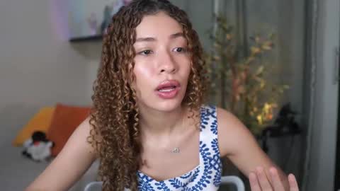 isa_____ online show from November 16, 2025, 8:03 pm