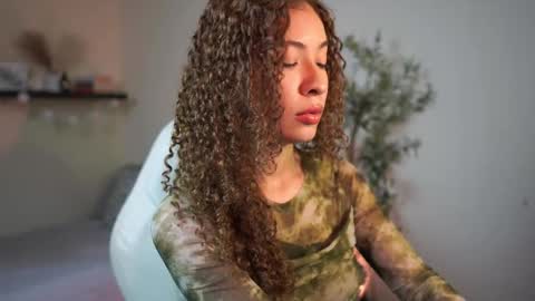 isa_____ online show from March 29, 2026, 8:09 pm