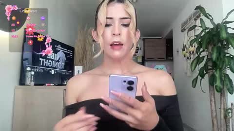 Isabella online show from March 29, 2026, 1:11 pm