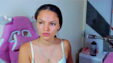 isa_kolins online show from April 15, 2026, 12:12 pm
