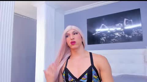 Isa Lancaster online show from February 17, 2025, 7:21 pm