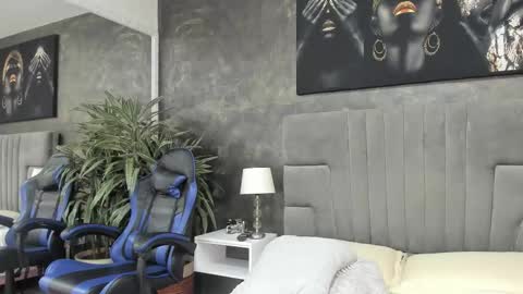 Isa Lancaster online show from October 8, 2025, 8:17 pm