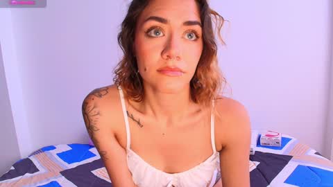 Snapshot of isa_laurentt chatting on January 22, 2025, 2:24 pm Isabella Laurentt  online show from January 22, 2025, 2:24 pm