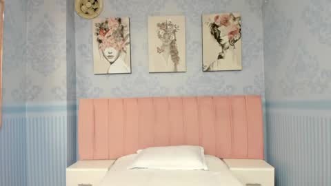Snapshot of isa_little4u chatting on January 21, 2025, 8:00 pm    online show from January 21, 2025, 8:00 pm