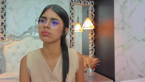 Snapshot of isa_little4u chatting on January 25, 2025, 7:18 pm    online show from January 25, 2025, 7:18 pm