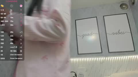    online show from April 15, 2026, 10:33 am