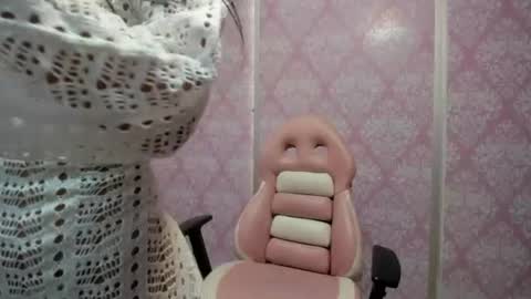 Snapshot of isa_little4u chatting on June 26, 2026, 11:25 am online show from June 26, 2026, 11:25 am