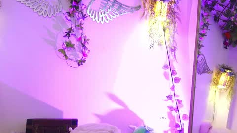 Isabella        online show from November 30, 2025, 6:12 pm