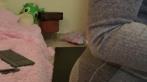 Isabella        online show from March 9, 2026, 8:35 pm