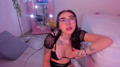 Snapshot of isa_redhair_ chatting on December 14, 2024, 6:24 am .... Connection time 900 pm to 500 amRest days Wednesday and Saturday online show from December 14, 2024, 6:24 am