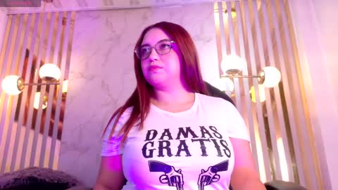 Snapshot of isaa_lopez chatting on May 1, 2026, 7:18 pm Isa online show from May 1, 2026, 7:18 pm