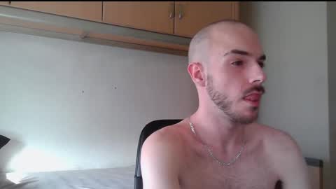 Snapshot of isaac99c chatting on March 18, 2026, 8:28 am Isaac99c online show from March 18, 2026, 8:28 am